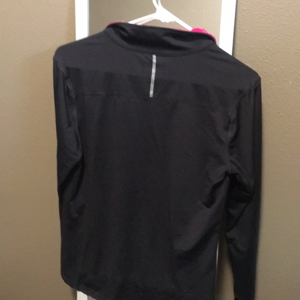 Running shirt - Picture 3 of 3